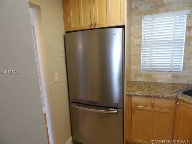 Foto del edificio - 600 NE 25th St