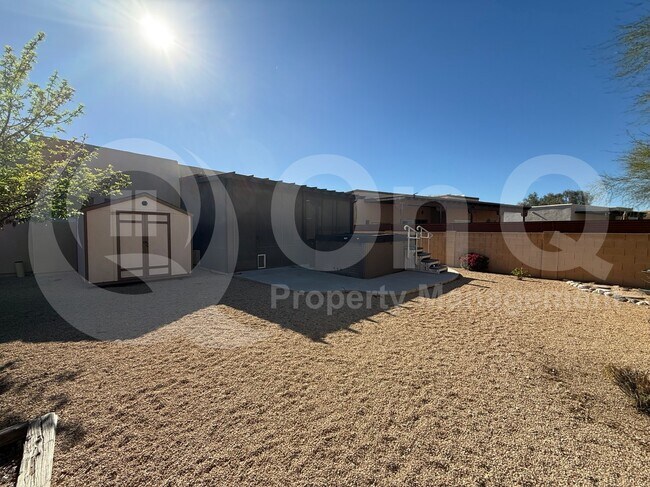 Foto del edificio - 1230 N Golden Palomino Pl