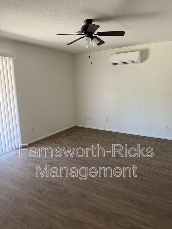 Foto del edificio - 4861 E Evergreen St