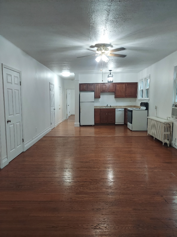 Building Photo - 2065 Beechmont Ave