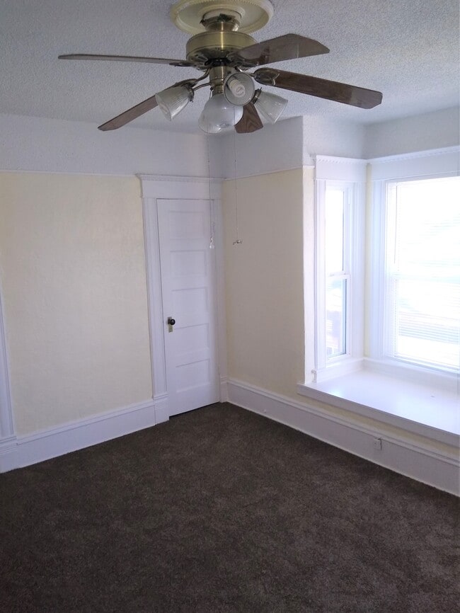 Building Photo - 715 W Colorado Ave