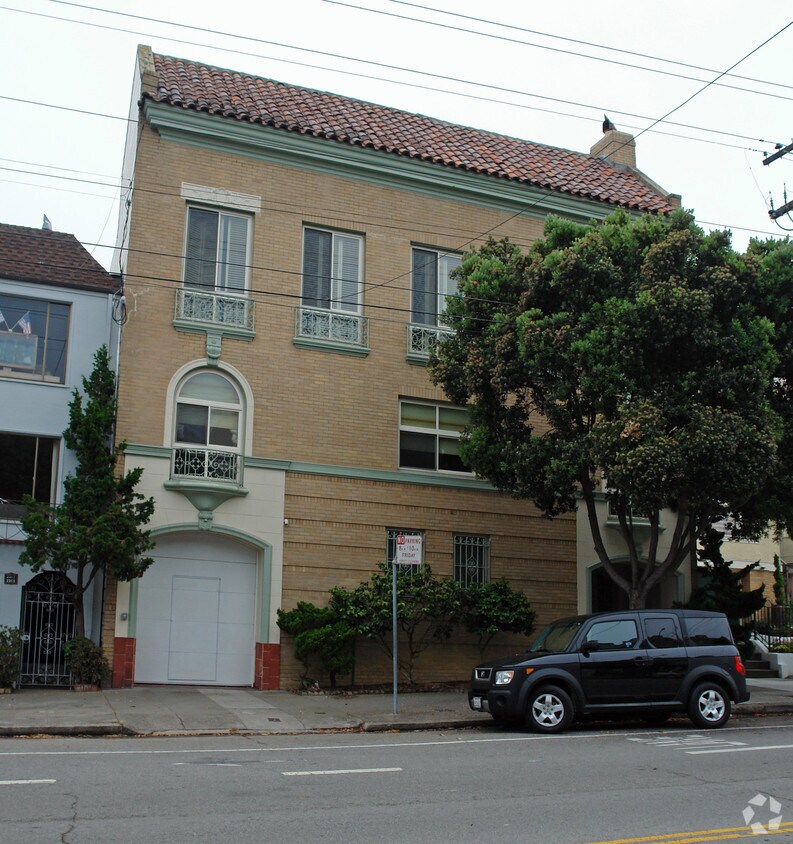 Foto principal - 2323-2329 Lake St