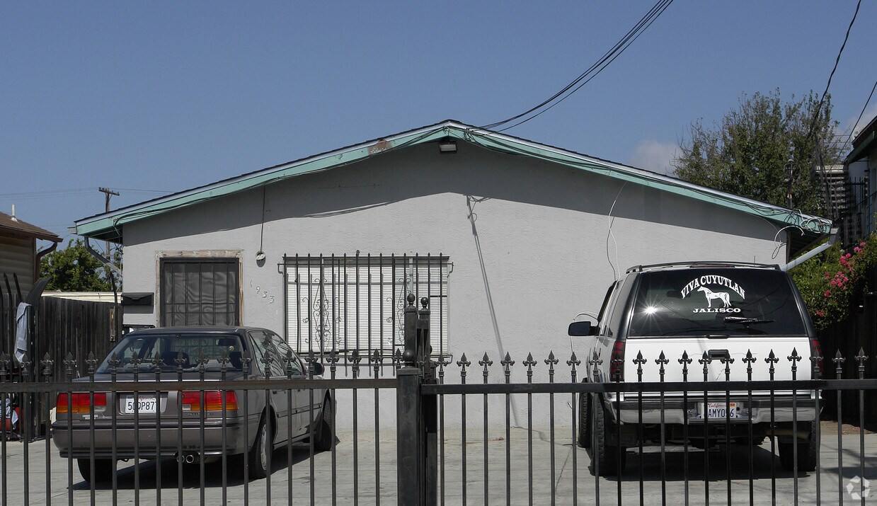 Foto del edificio - 1933 84th Ave