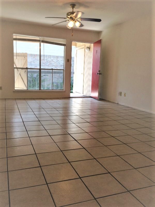 Foto del edificio - 8201 Richmond Ave.