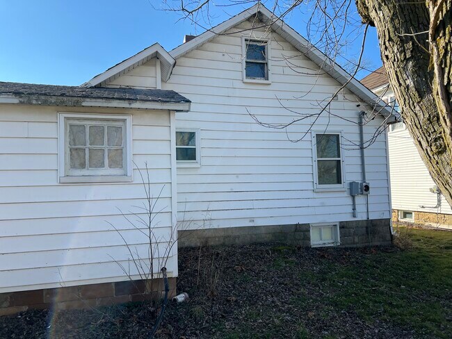 Building Photo - 109 Raub Ave