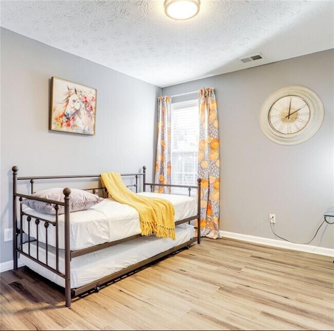 Foto del edificio - 1080 Rafington Dr