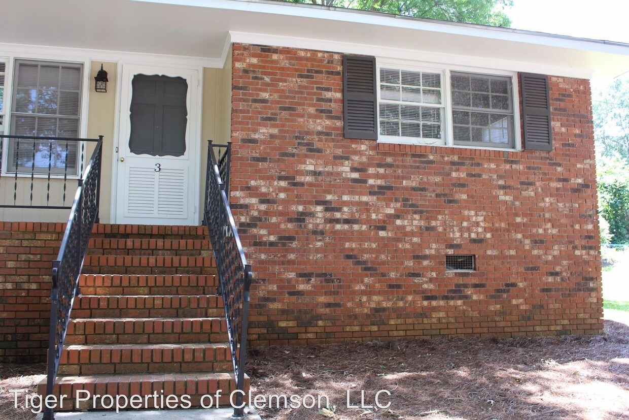 Foto principal - 2 br, 1 bath Room For Rent - 210 Cochran Rd