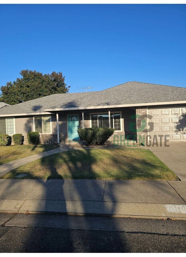 Foto del edificio - Beautiful 3 BEDROOM 2 BATH HOME IN MODESTO...