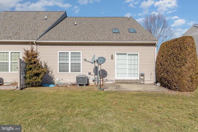 Building Photo - 6350 Mercury Dr