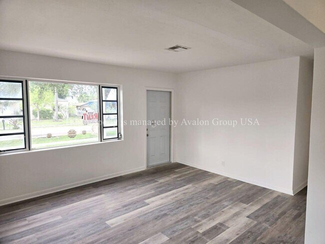 Foto del edificio - 247 W 25th St