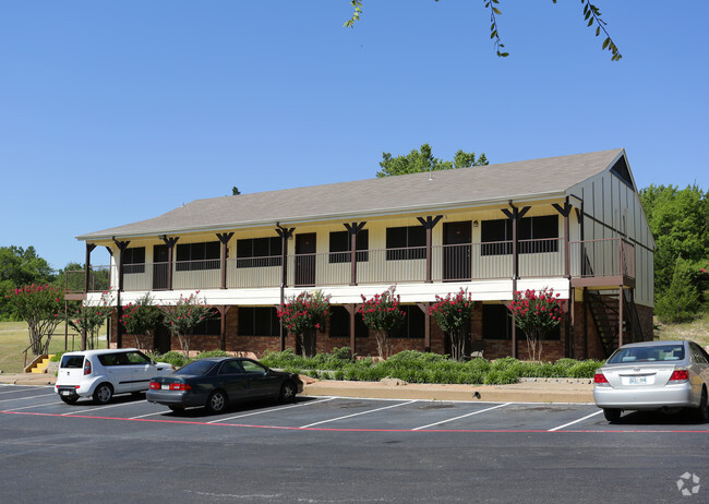 Building Photo - Castle Hill Apartments