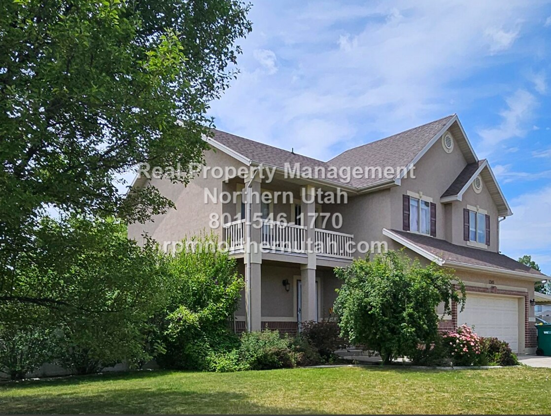 Foto principal - Stunning 4 Bedroom House in Layton Coming ...