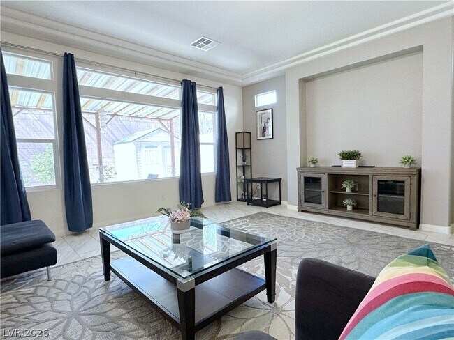 Foto del edificio - 8573 Silver Coast St