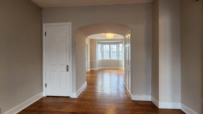 Foto del edificio - 7752 Kingsbury Blvd