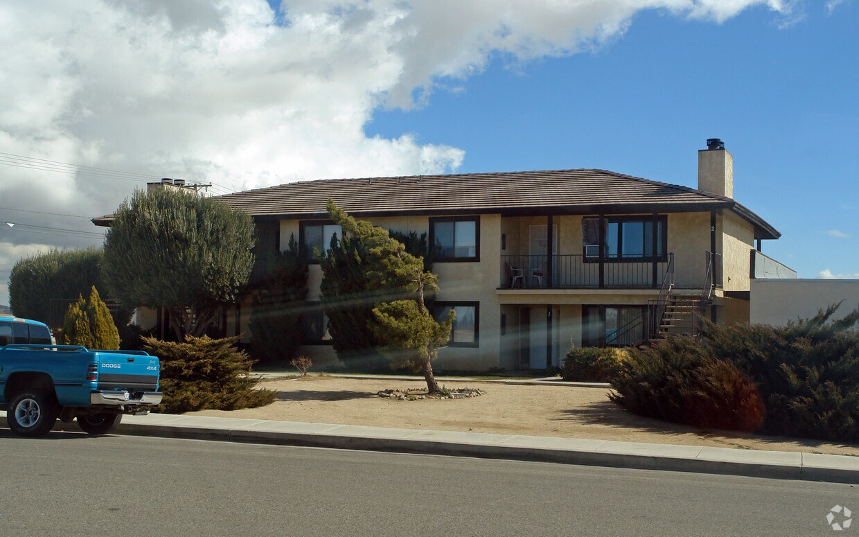 Primary Photo - 16585 Green Tree Blvd