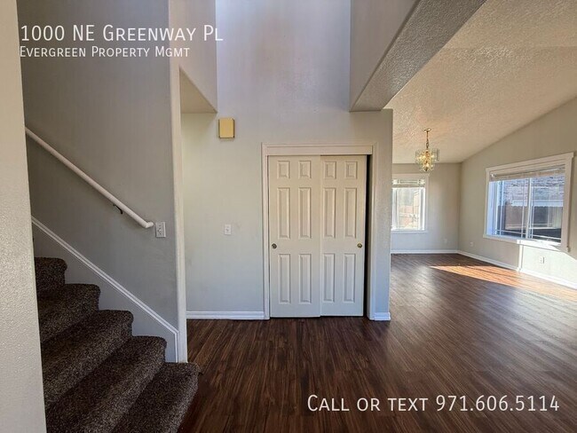 Building Photo - 1000 NE Greenway Pl