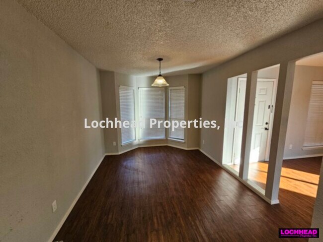 Building Photo - ****SECTION 8-OK***** 2 BEDROOM DUPLEX IN ...