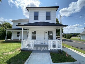 Building Photo - 1424 William St