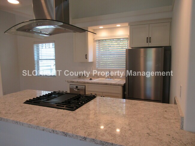 Foto del edificio - AVAILABLE JANUARY - Downtown SLO Studio with Great Views