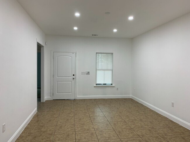 Building Photo - 262/263 - 4121 Mulligan Manor Lane
