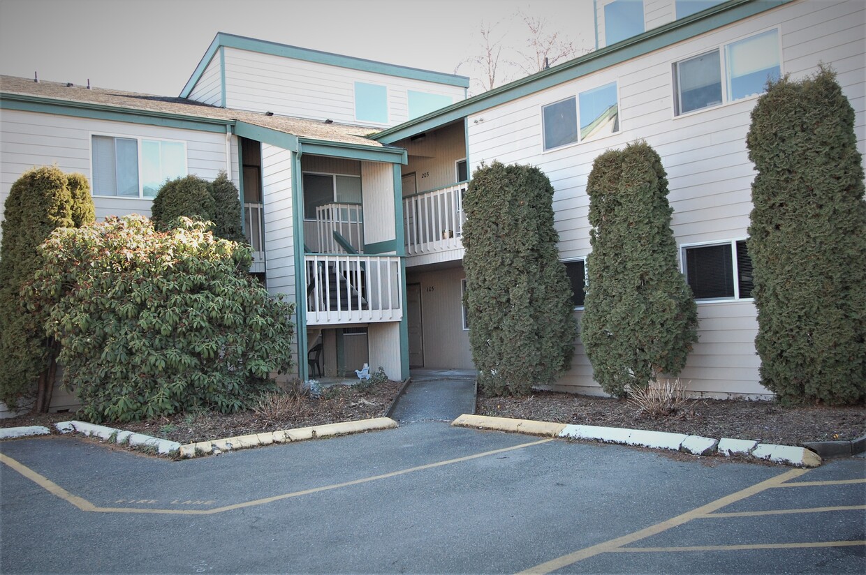Primary Photo - 395 S Oak Harbor St
