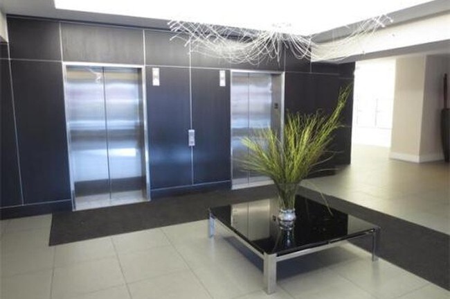 Building Photo - 15 N Beacon St