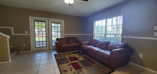Foto del edificio - Beautiful 2-Bedroom, 3-Bathroom Townhome in Brandon