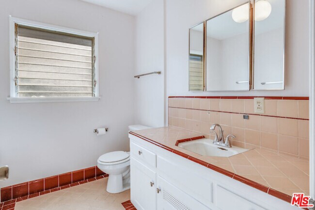 Foto del edificio - 6376 Nancy St