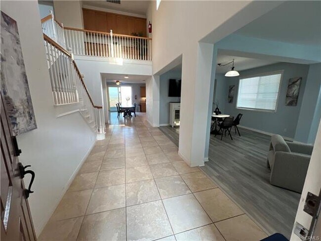 Building Photo - Stunning Tuscany Hills Home