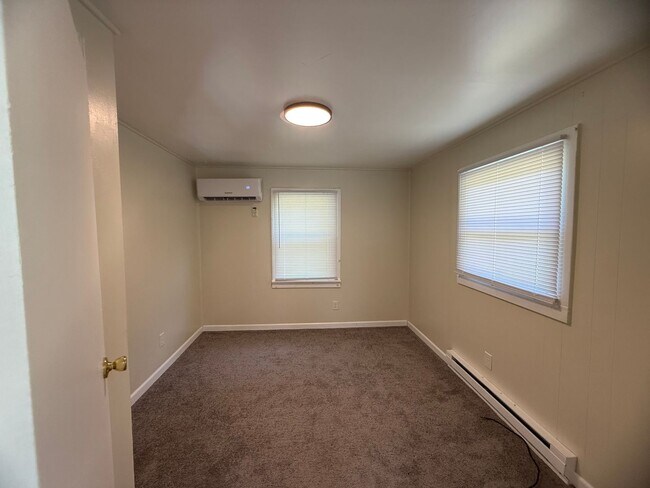 Foto del edificio - 1208 S Coolwell Rd