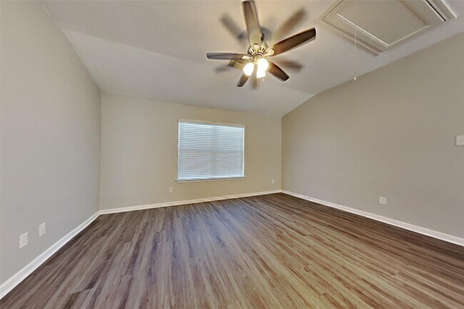 Foto del edificio - 2831 Wild Oak Park Dr