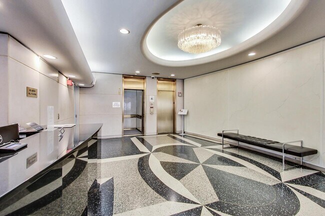 Foto del edificio - 21 W Goethe St
