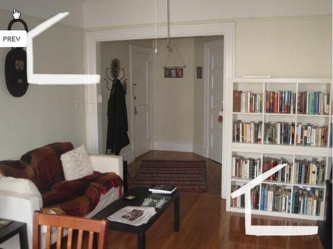 Building Photo - 3Br/1Bth in GREAT location! Walking distance to Green Line. Heat/Hot Water included!