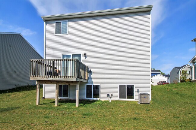Foto del edificio - Incredible Pricing Immediate Occupancy New...
