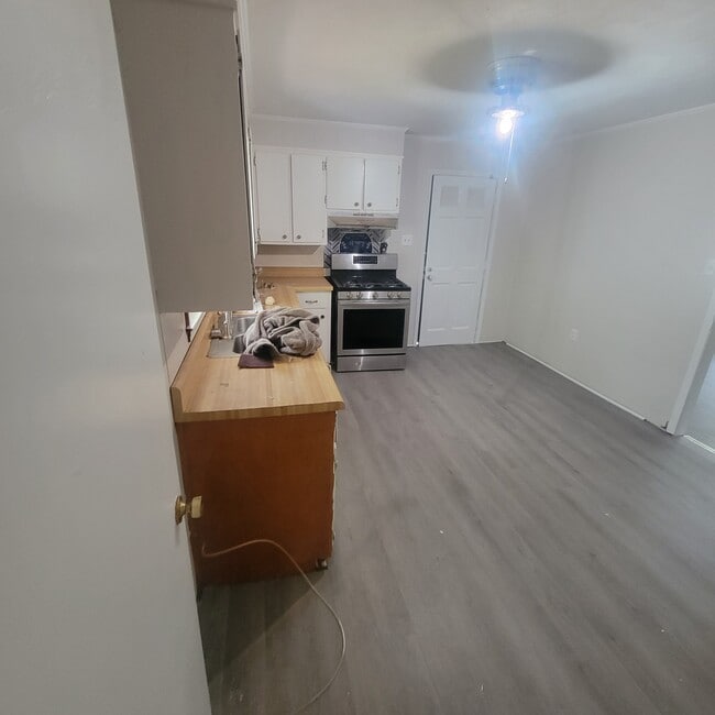 Building Photo - 418 Pervie Bolick St