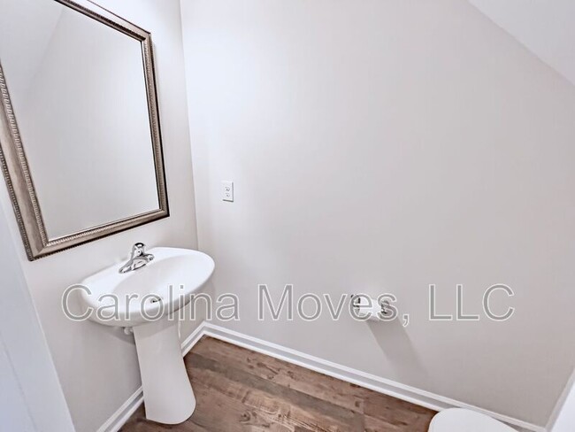 Building Photo - 303 Trail Branch Ct