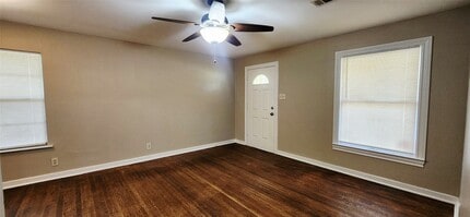 Building Photo - 222 Winding Way St