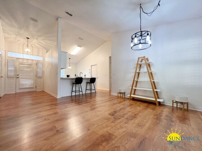 Building Photo - Beautiful 3 Bedroom home in Navarre!