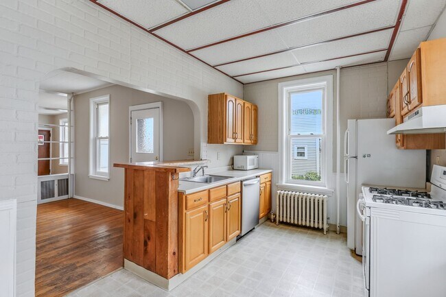 Foto del edificio - 404-406 Hummel Avenue