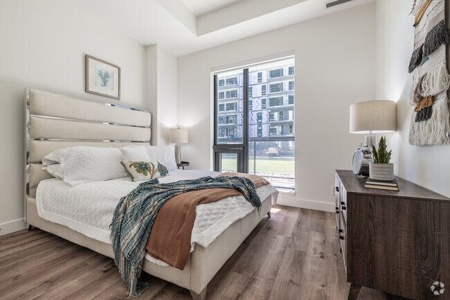 1BR, 1BA - 840SF - Bedroom - 600-601 Mountaineer