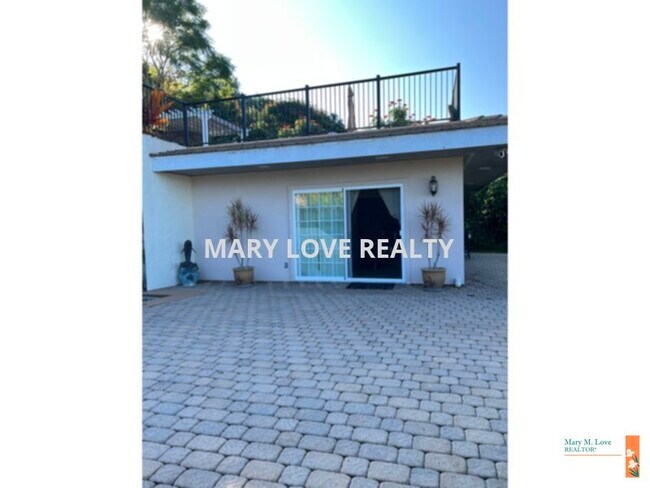 Building Photo - Located in one of Kona's premier subdivisi...