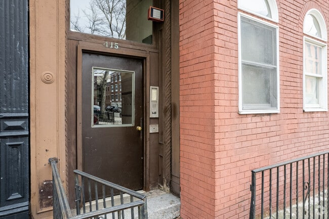 Entrance - 415 1ST St