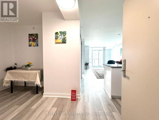Photo du bâtiment - 5740 Yonge St