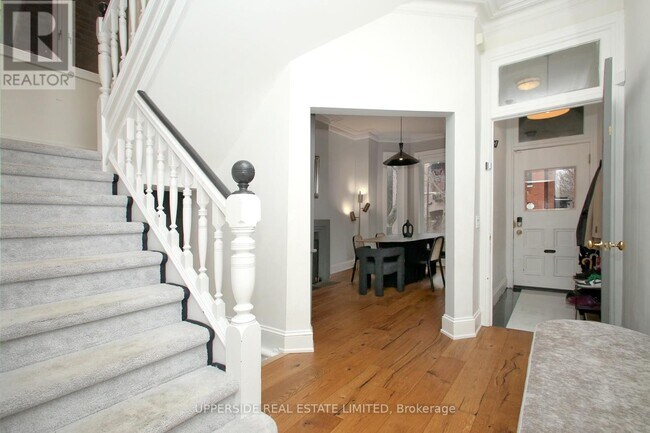 Photo du bâtiment - 153 Collier St