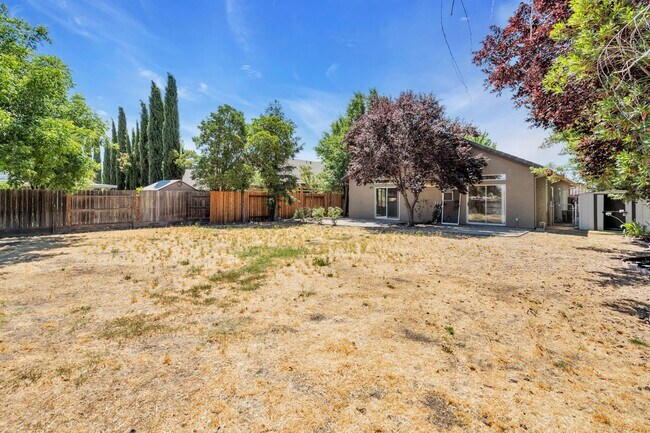 Building Photo - 8551 Summer Crest Ct