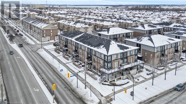 Photo du bâtiment - 1200 Main St E