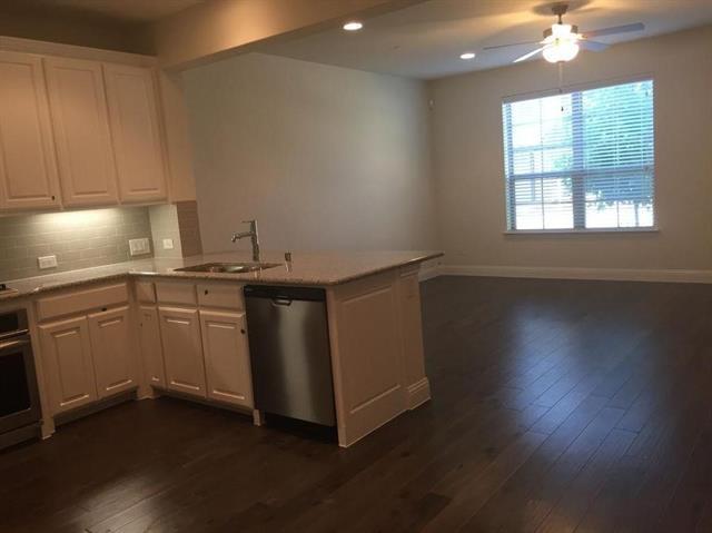 Foto del edificio - 7109 Huckleberry Dr