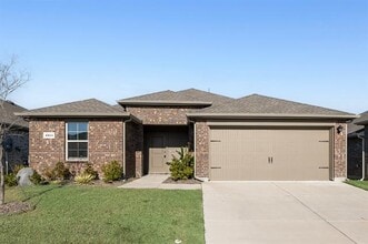 Building Photo - 2811 Jasmine Dr