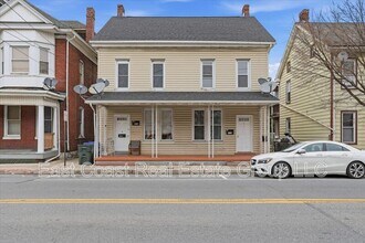 Building Photo - 834 W Washington St