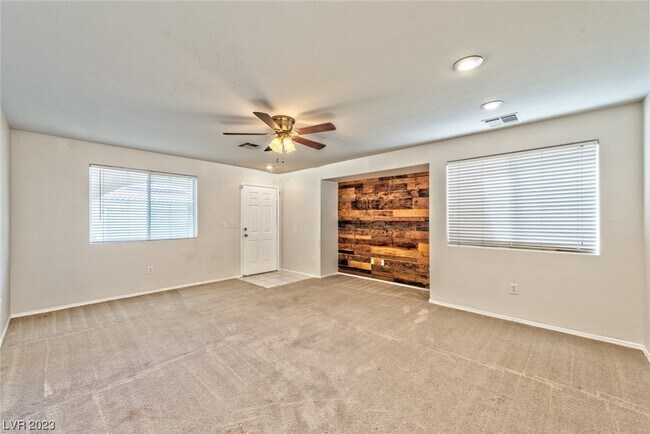 Building Photo - 10336 Faustine Ave